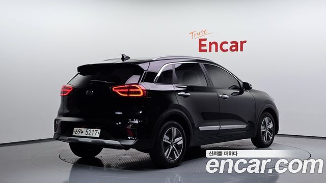 Kia Niro 1.6 HEV Prestige — пробег 94 005 км — фото 2 из 5
