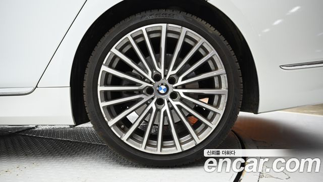 BMW 7-Series 730d xDrive Design Pure Excellence — пробег 62 952 км — фото 5 из 5
