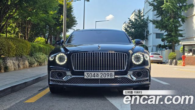 Bentley Flying Spur 4.0 Azure — пробег 8 500 км — фото 1 из 5