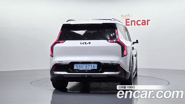 Kia EV9 Long Range 4WD GT Line — пробег 56 226 км — фото 4 из 5