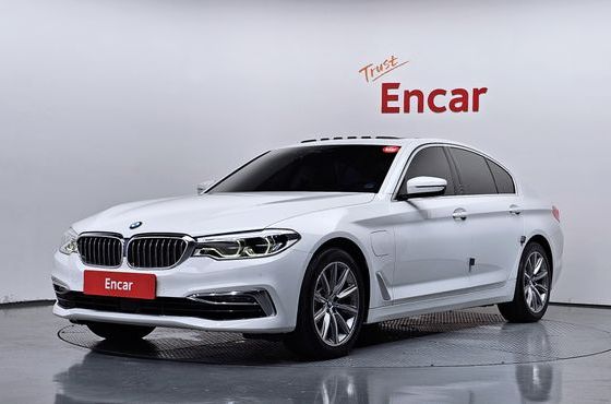 BMW 5-Series 530e Luxury — пробег 124 063 км — фото 1 из 5