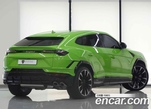 Lamborghini Urus из Кореи Encar