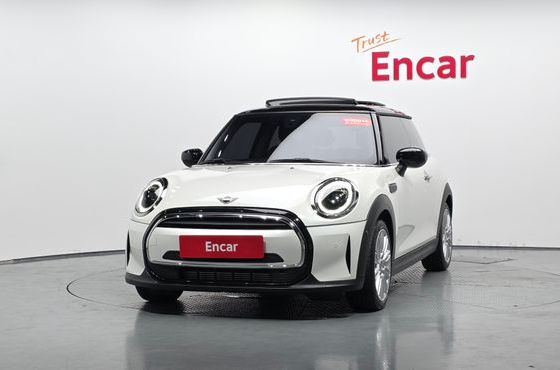 Mini Cooper Classic Plus Launch Pack Third Generation — пробег 14 758 км — фото 3 из 5