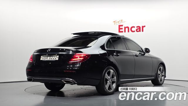Mercedes-Benz E-Class E300 4MATIC Avnatgarde — пробег 116 908 км — фото 2 из 5
