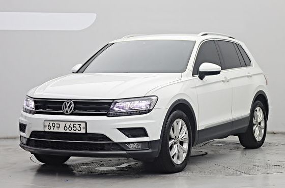 Volkswagen Tiguan 2.0 TDI Premium — пробег 54 228 км — фото 1 из 5