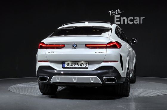 BMW X6 xDrive40i M Sport — пробег 10 675 км — фото 4 из 5