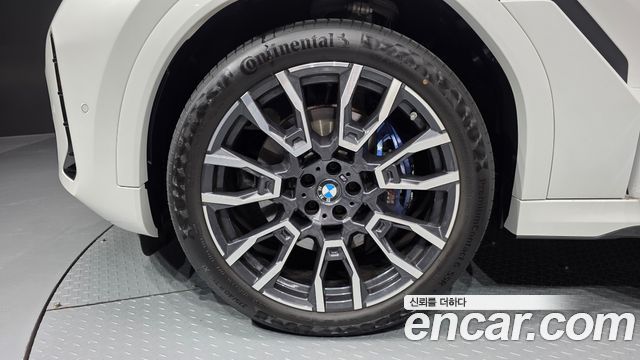 BMW X6 xDrive40i M Sport — пробег 10 675 км — фото 5 из 5