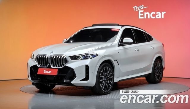 BMW X6 xDrive40i M Sport — пробег 10 675 км — фото 1 из 5