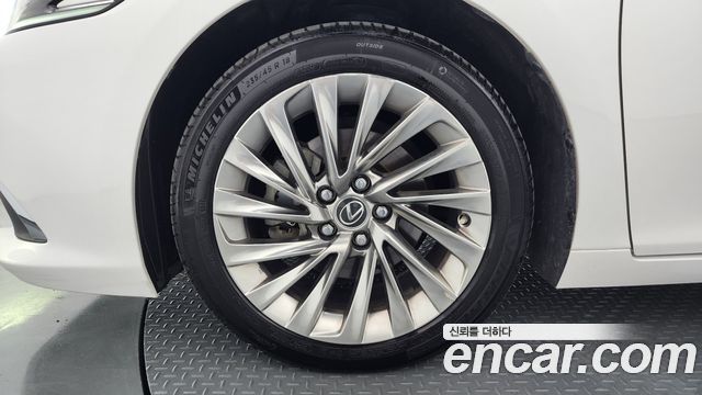 Lexus ES из Кореи Encar