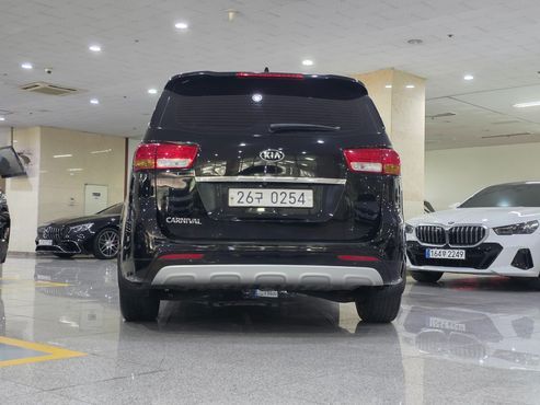 Kia Carnival 9-seater Noblesse — пробег 141 105 км — фото 4 из 5