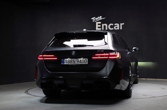 BMW M5 M5 Touring — пробег 4 070 км — фото 4 из 5