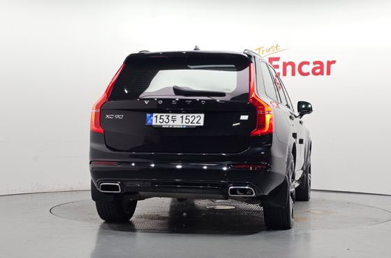 Volvo XC90 T8 R-Design Hybrid — пробег 83 516 км — фото 4 из 5