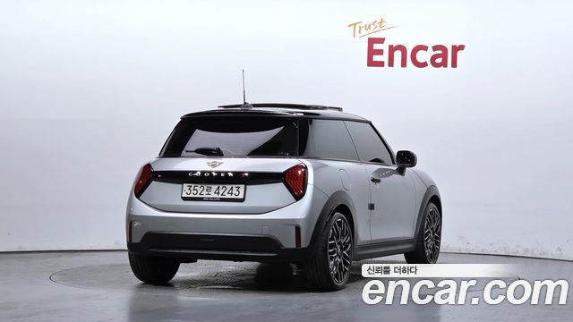 Mini Cooper Favoured — пробег 15 001 км — фото 2 из 5