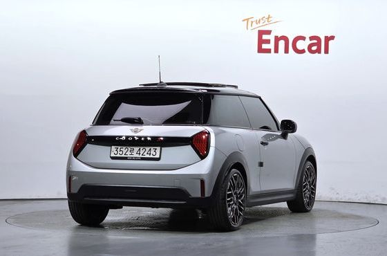 Mini Cooper Favoured — пробег 15 001 км — фото 2 из 5