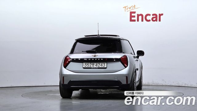 Mini Cooper Favoured — пробег 15 001 км — фото 4 из 5