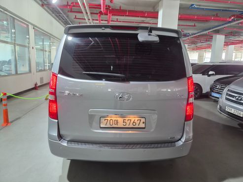 Hyundai Starex 4WD 11-Seater Wagon CVX premium — пробег 37 328 км — фото 4 из 5