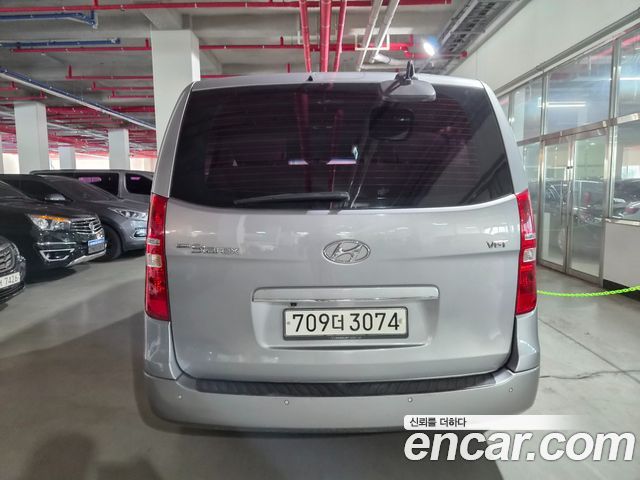 Hyundai Starex 12-Seater Wagon Smart — пробег 193 644 км — фото 4 из 5