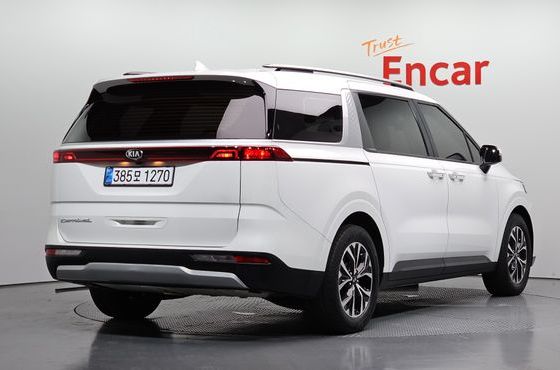 Kia Carnival 9-Seater Prestige — пробег 60 860 км — фото 2 из 5