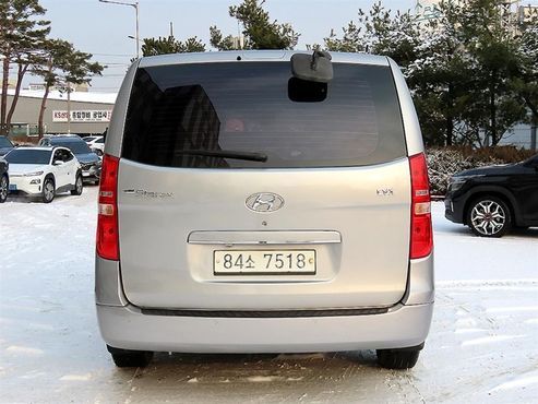 Hyundai Starex 5-Seater VAN CVX Premium — пробег 109 700 км — фото 4 из 5