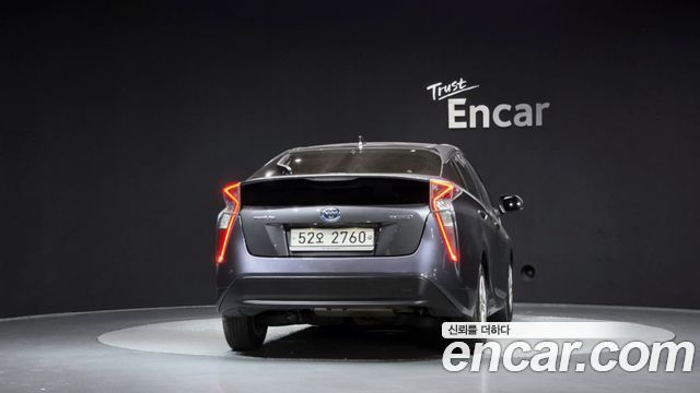 Toyota Prius 1.8 E — пробег 88 692 км — фото 4 из 5