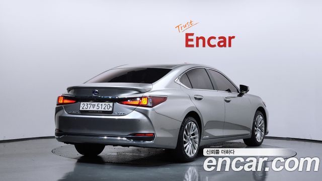 Lexus ES Executive — пробег 32 236 км — фото 2 из 5