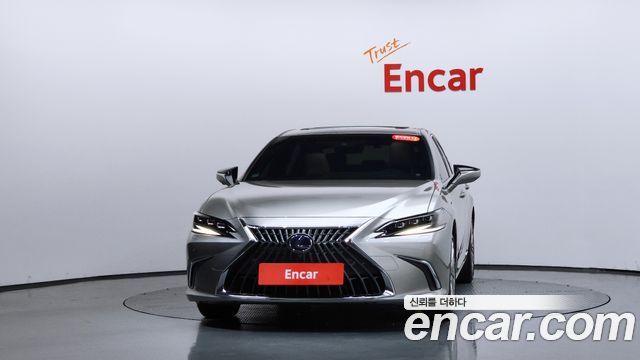 Lexus ES Executive — пробег 32 236 км — фото 3 из 5