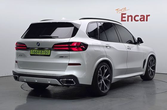BMW X5 xDrive 40i M Sport — пробег 5 021 км — фото 2 из 5