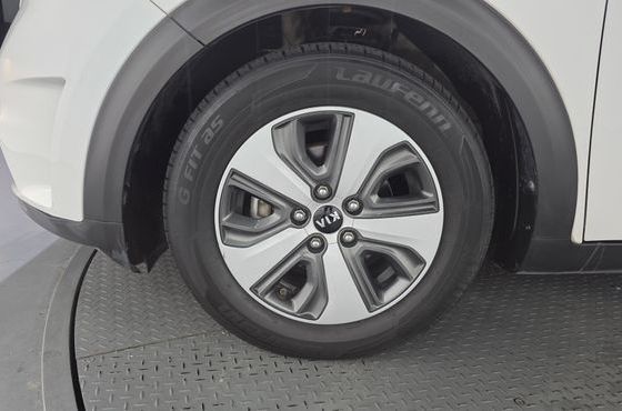 Kia Niro Luxury — пробег 241 919 км — фото 5 из 5