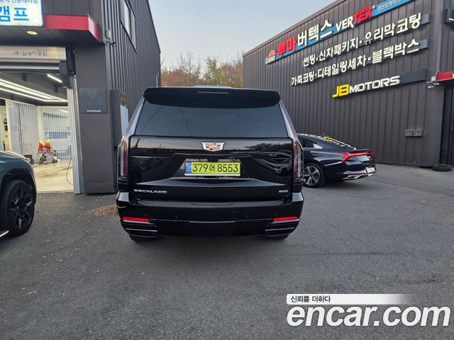 Cadillac Escalade 6.2 Sports Platinum — пробег 12 300 км — фото 3 из 5