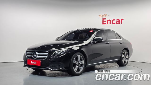 Mercedes-Benz E-Class E300 4MATIC Avnatgarde — пробег 56 328 км — фото 1 из 5