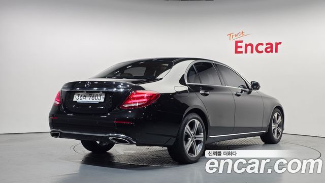Mercedes-Benz E-Class E300 4MATIC Avnatgarde — пробег 56 328 км — фото 2 из 5