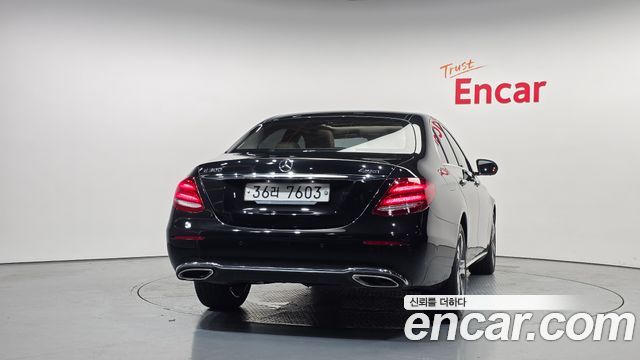 Mercedes-Benz E-Class E300 4MATIC Avnatgarde — пробег 56 328 км — фото 4 из 5