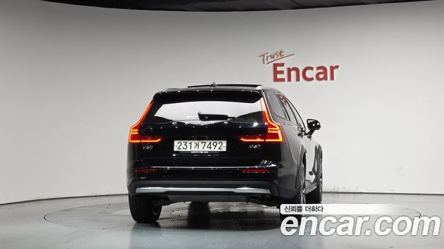 Volvo V60 B5 Ultimate AWD — пробег 48 227 км — фото 4 из 5