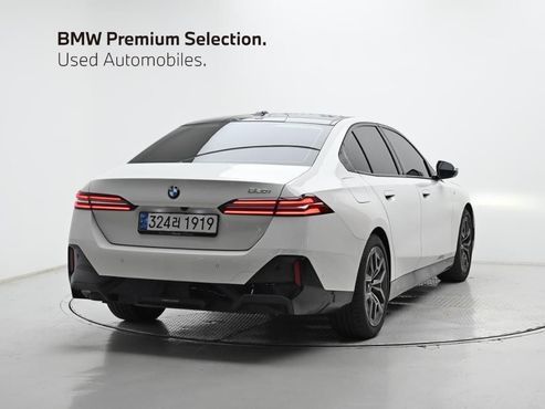 BMW 5-Series 520i M Sport — пробег 13 136 км — фото 2 из 5