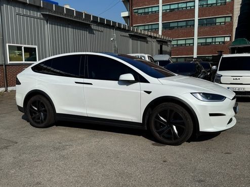 Tesla Model X AWD — пробег 4 247 км — фото 1 из 5