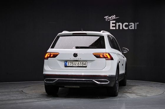 Volkswagen Tiguan 2.0 TDI Premium — пробег 80 675 км — фото 4 из 5