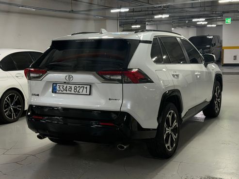 Toyota RAV4 2.5 4WD PHEV XSE — пробег 5 250 км — фото 4 из 5