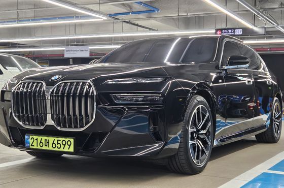 BMW 7-Series 740i xDrive M Sport — пробег 19 000 км — фото 1 из 5