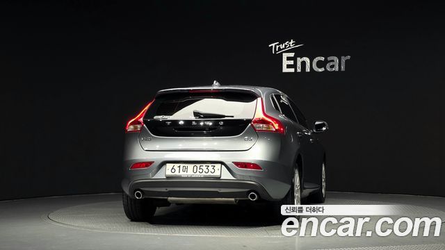Volvo V40 из Кореи Encar