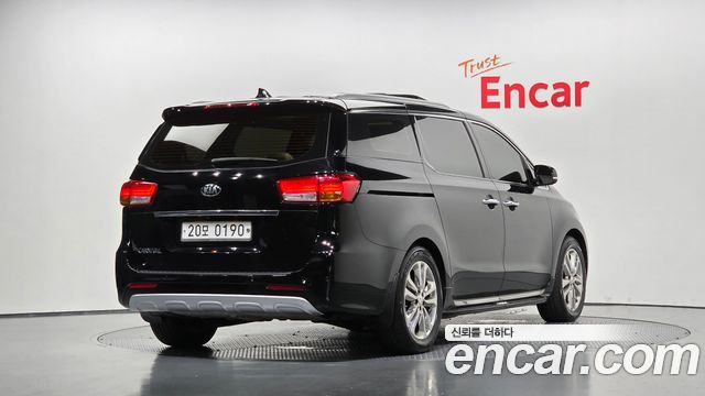 Kia Carnival из Кореи Encar
