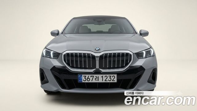 BMW 5-Series 520i M Sport — пробег 12 626 км — фото 2 из 5
