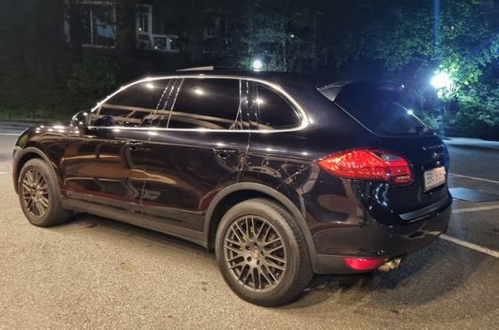 Porsche Cayenne 4.8 S 958 — пробег 175 000 км — фото 4 из 5