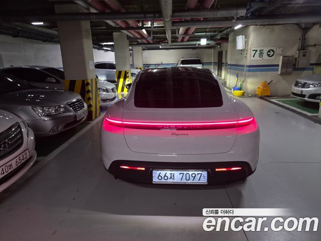 Porsche Taycan из Кореи Encar