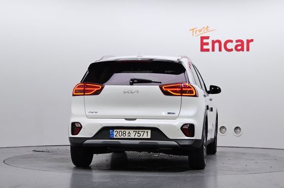 Kia Niro 1.6 HEV Prestige — пробег 98 857 км — фото 4 из 5