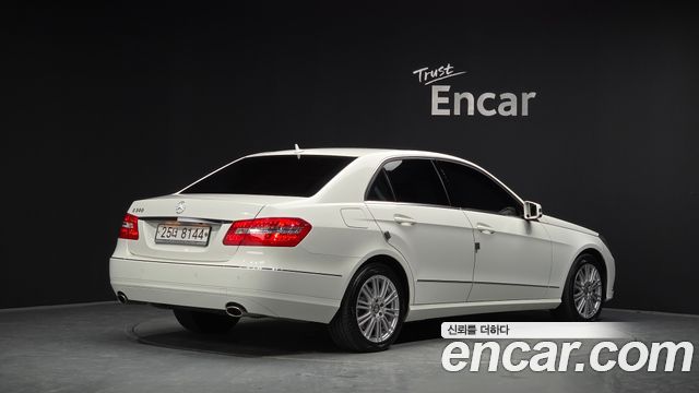 Mercedes-Benz E-Class E300 Elegance — пробег 52 462 км — фото 2 из 5