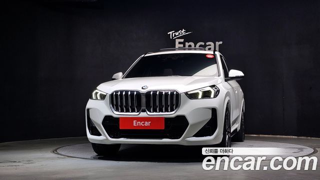 BMW X1 xDrive 20i M Sport — пробег 16 092 км — фото 3 из 5