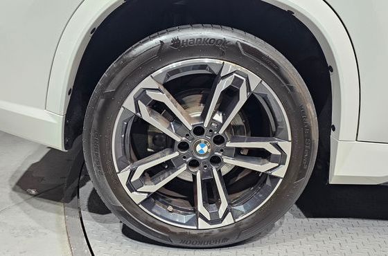 BMW X1 xDrive 20i M Sport — пробег 16 092 км — фото 5 из 5