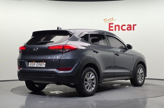 Hyundai Tucson Diesel 1.7 2WD Style — пробег 103 002 км — фото 2 из 5