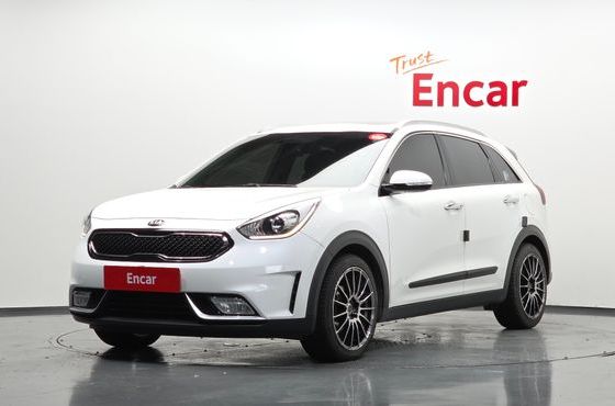 Kia Niro Prestige — пробег 175 179 км — фото 1 из 5