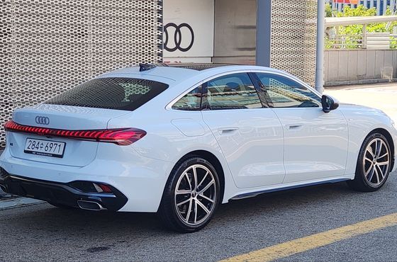 Audi A5 40 TFSI S Line — пробег 271 км — фото 2 из 5
